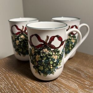 Vintage Potpourri Press Mistletoe Christmas Mugs 1992 White Berries Set Of 3